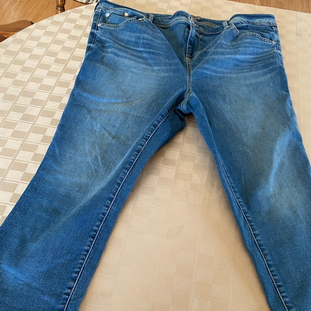 EUC Torrid Crop Jeans Womens Plus 20 medium Wash 42‎ X 23.5 Midfit Super Skinny